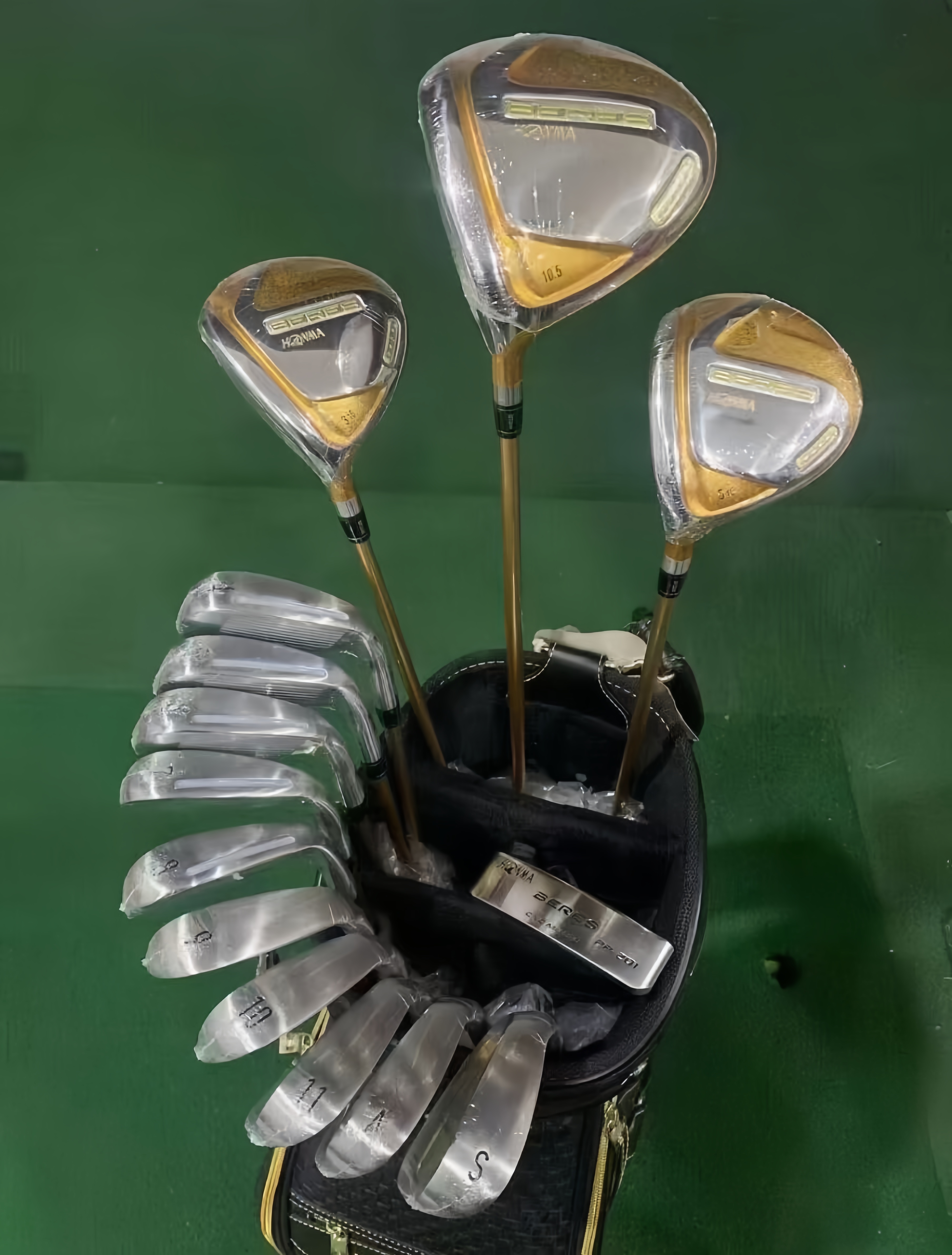HONMA left-hand club S-07 4-star set - Golf Master
✔️ Brand New Premium Clubs
✔️ FREE Custom Fitting (Shaft & Grip)
✔️ Tour-Level Performance
✔️ Worldwide FREE Shipping 
✔️Indistinguishable from the authetic.
 ✅What you see is what you get.✅
🏌️‍♂️ **Premium Golf Products** 🏌️‍♀️
Irons | Drivers | Putters | Wedges | Bags