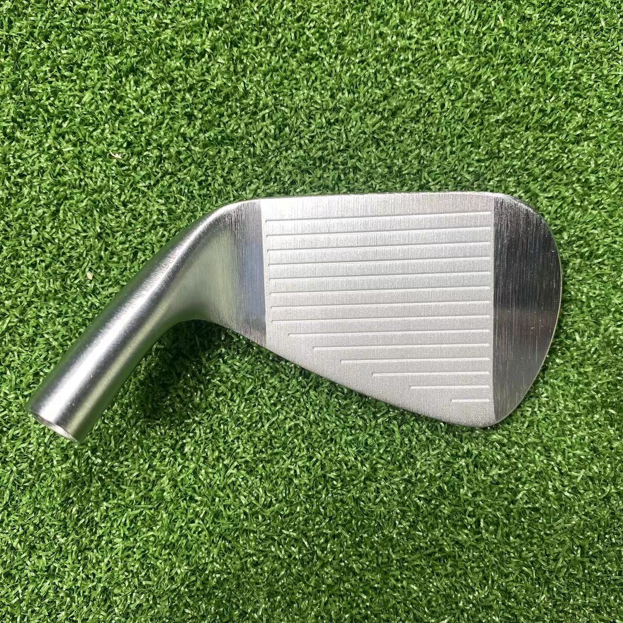 CAIMIAN MB Silver irons - Golf Master
✔️ Brand New Premium Clubs
✔️ FREE Custom Fitting (Shaft & Grip)
✔️ Tour-Level Performance
✔️ Worldwide FREE Shipping 
✔️Indistinguishable from the authetic.
 ✅What you see is what you get.✅
🏌️‍♂️ **Premium Golf Products** 🏌️‍♀️
Irons | Drivers | Putters | Wedges | Bags