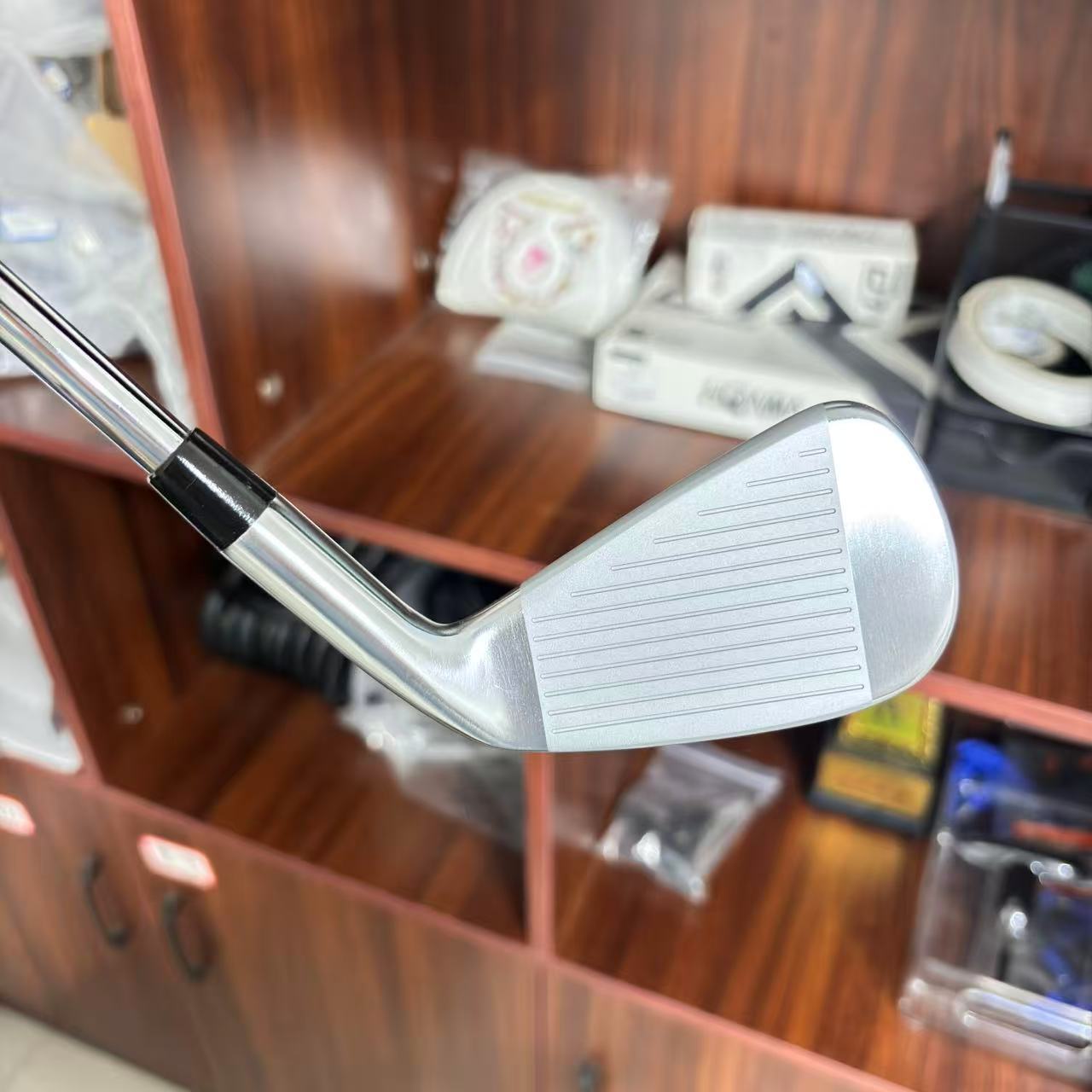 Taylormade Left hand P790 Silver 2025 irons - Golf Master