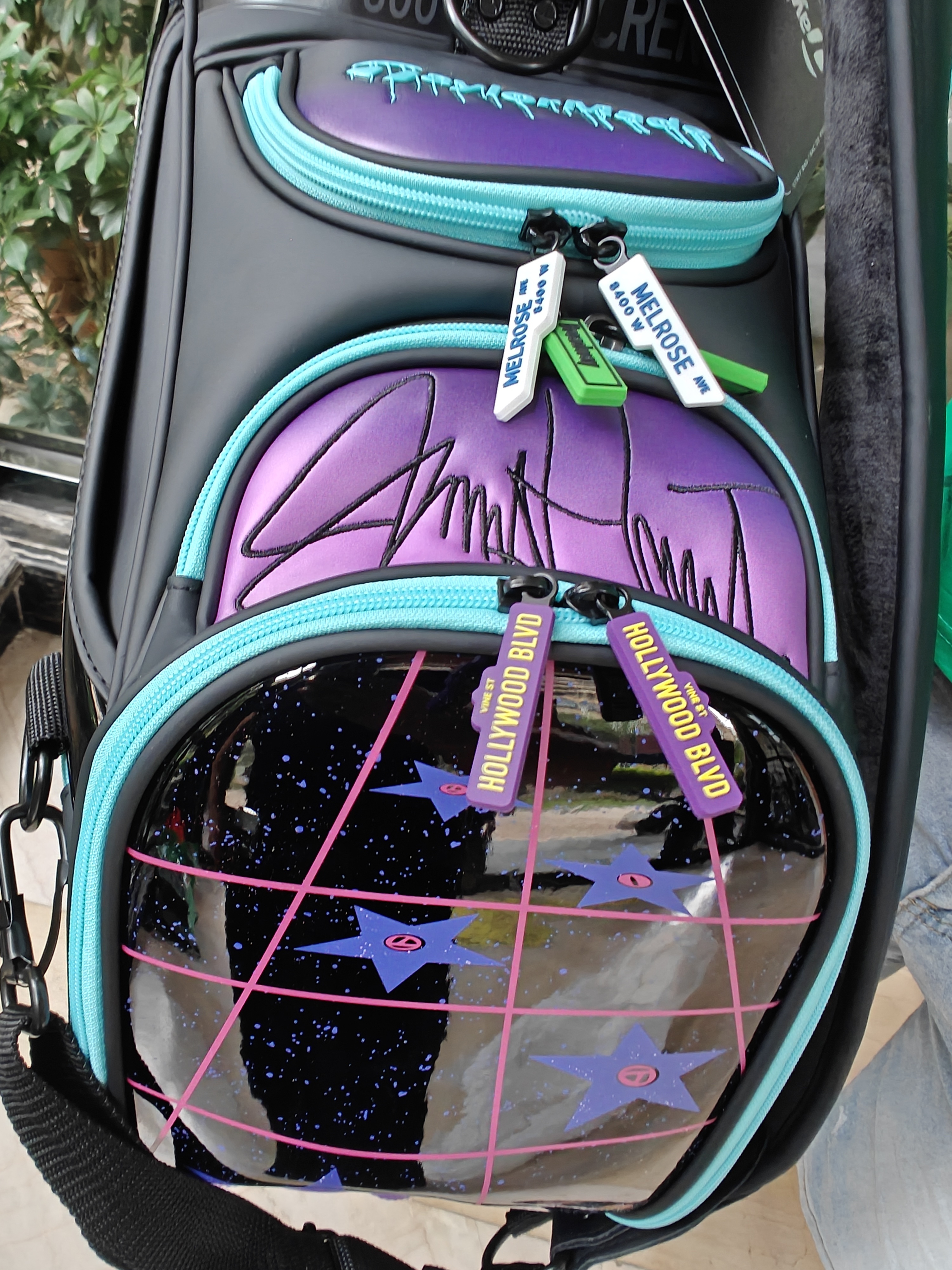 Taylormade Bag 23 - Golf Master
✔️ Brand New Premium Clubs
✔️ FREE Custom Fitting (Shaft & Grip)
✔️ Tour-Level Performance
✔️ Worldwide FREE Shipping 
✔️Indistinguishable from the authetic.
 ✅What you see is what you get.✅
🏌️‍♂️ **Premium Golf Products** 🏌️‍♀️
Irons | Drivers | Putters | Wedges | Bags