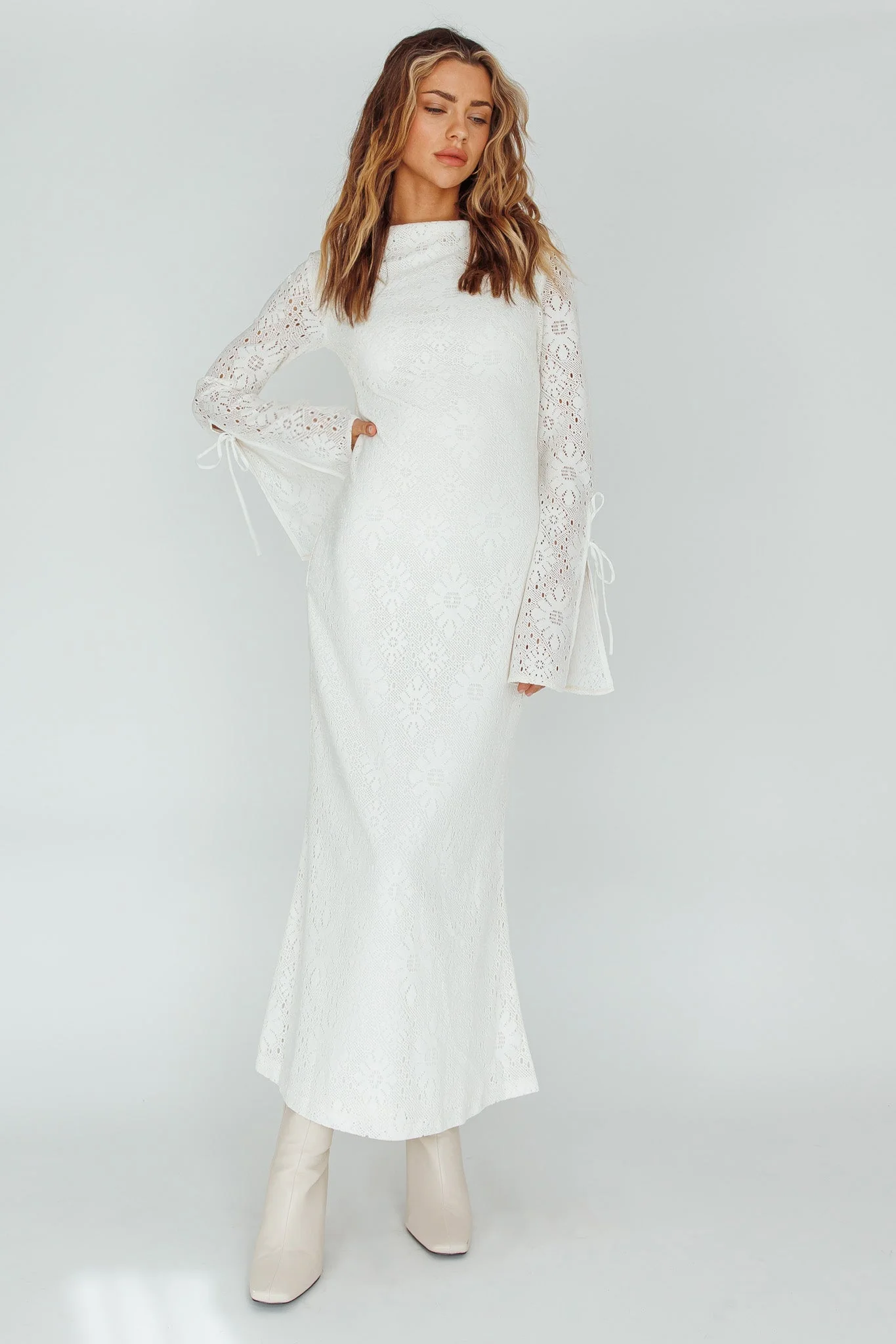 Kalia Long Sleeve Lace Midi Dress Cream