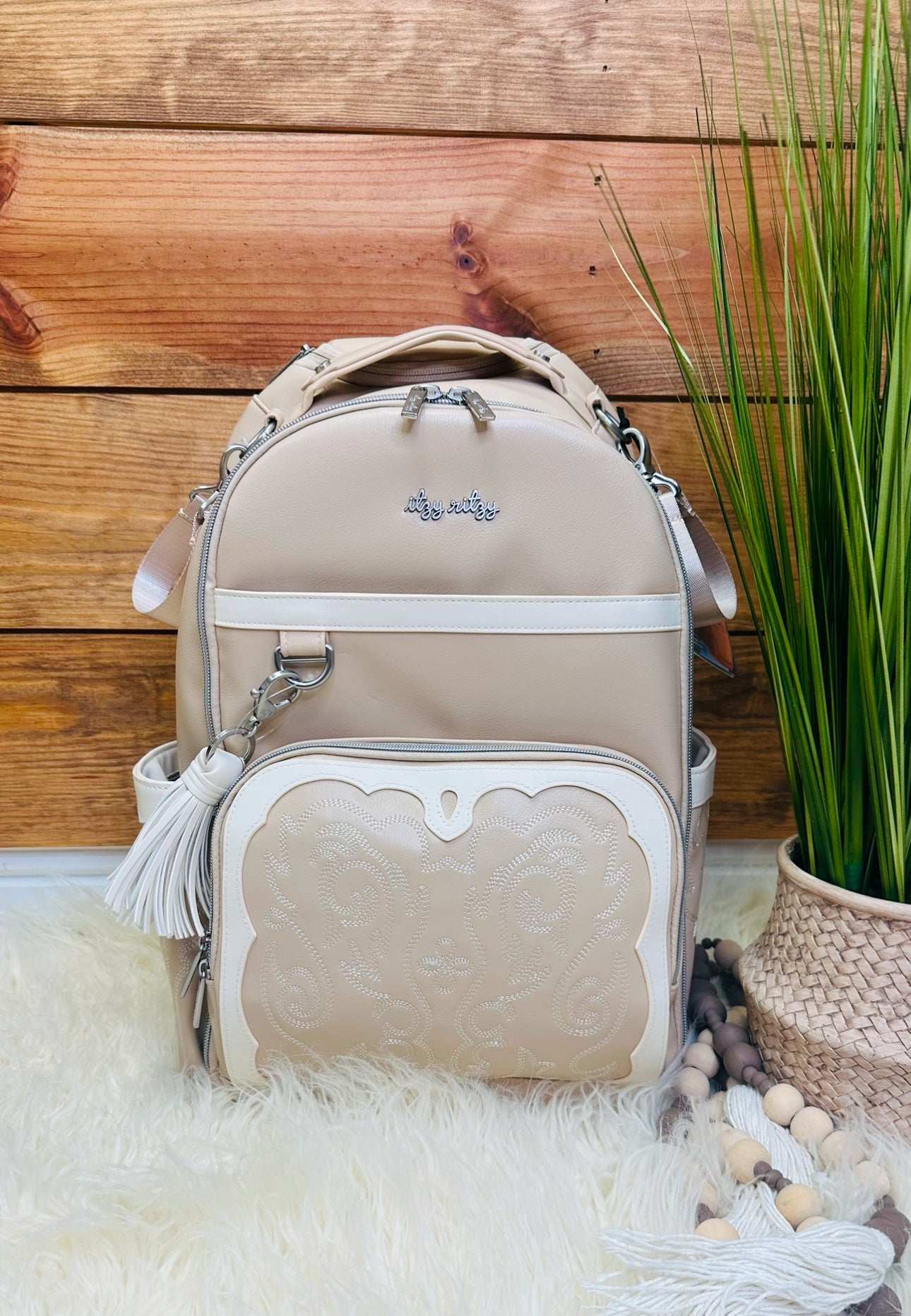 Itzy Ritzy ��It Girl�� Boss Plus Diaper Bag