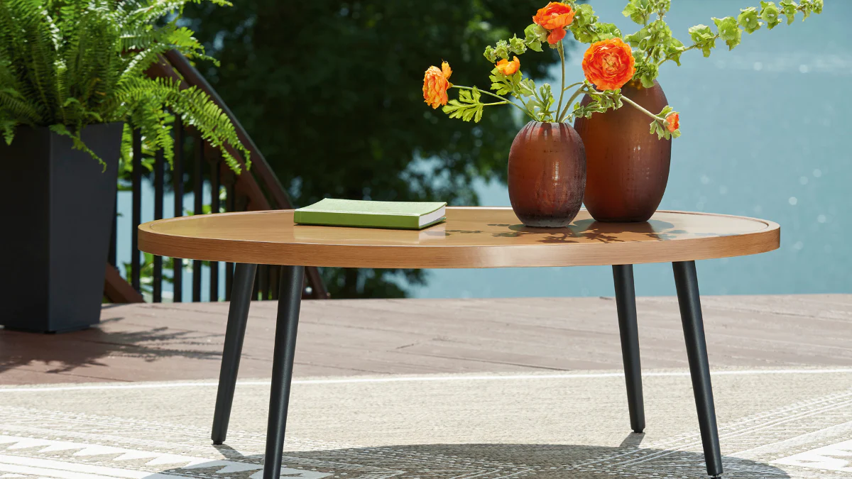HORIZON HALL OUTDOOR COFFEE TABLE