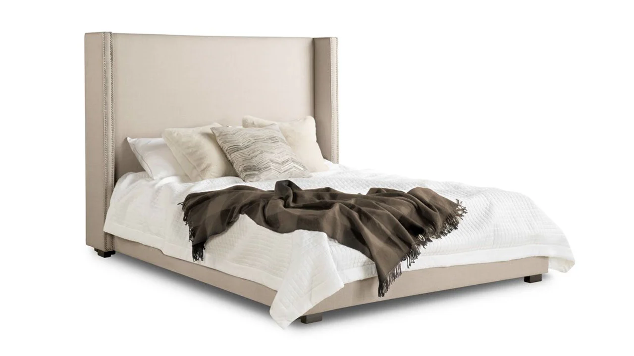 La Capitana Headboard