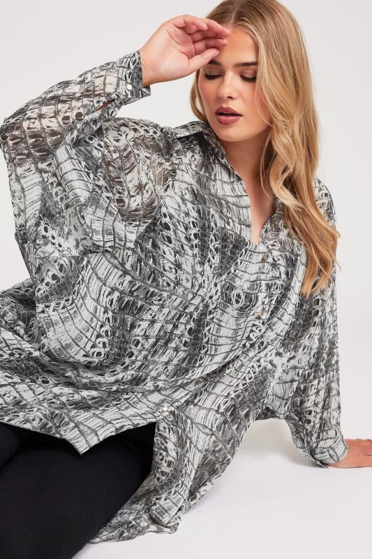 Yours London YOURS LONDON Curve Grey Snake Print Longline Batwing Sleeve Shirt