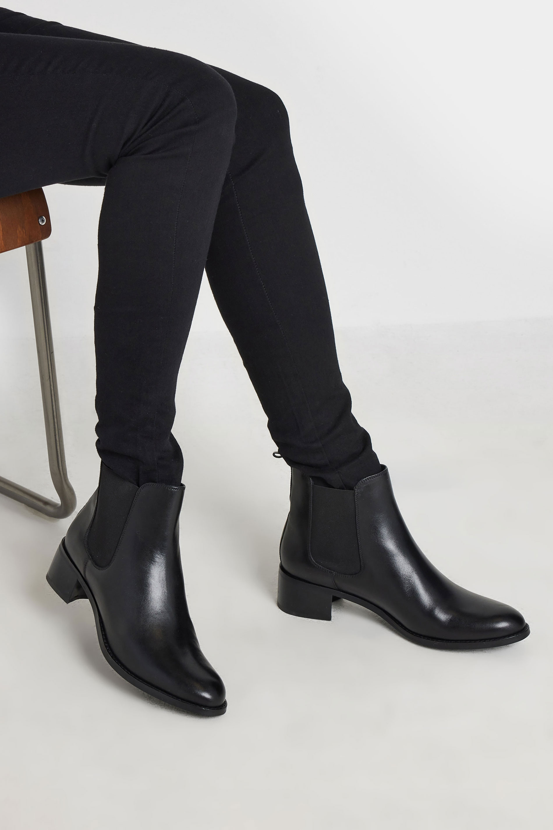 LTS LTS Black Leather Block Heel Chelsea Boots In Standard Fit