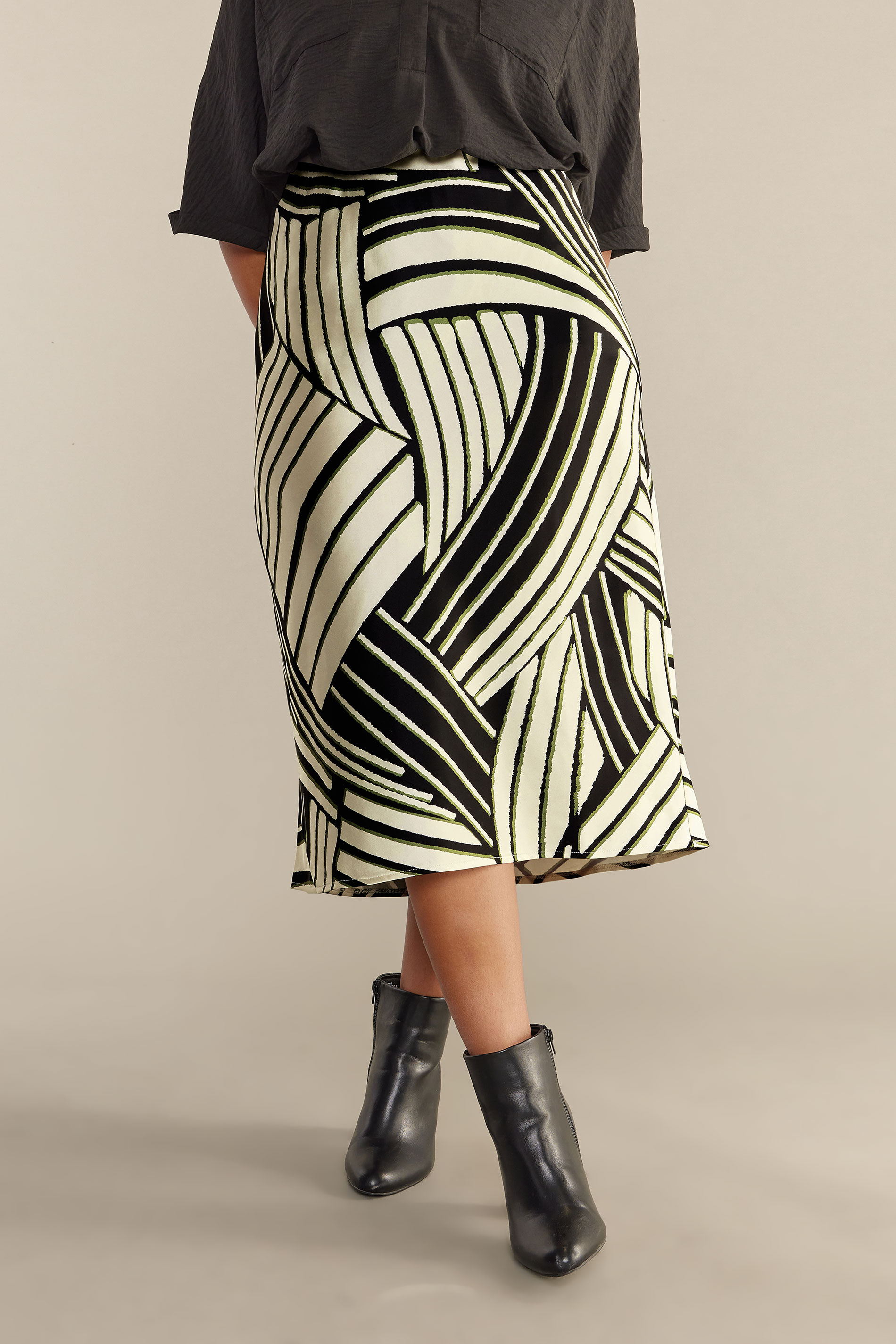 Evans EVANS Curve Ivory White Linear Print Midi Satin Skirt
