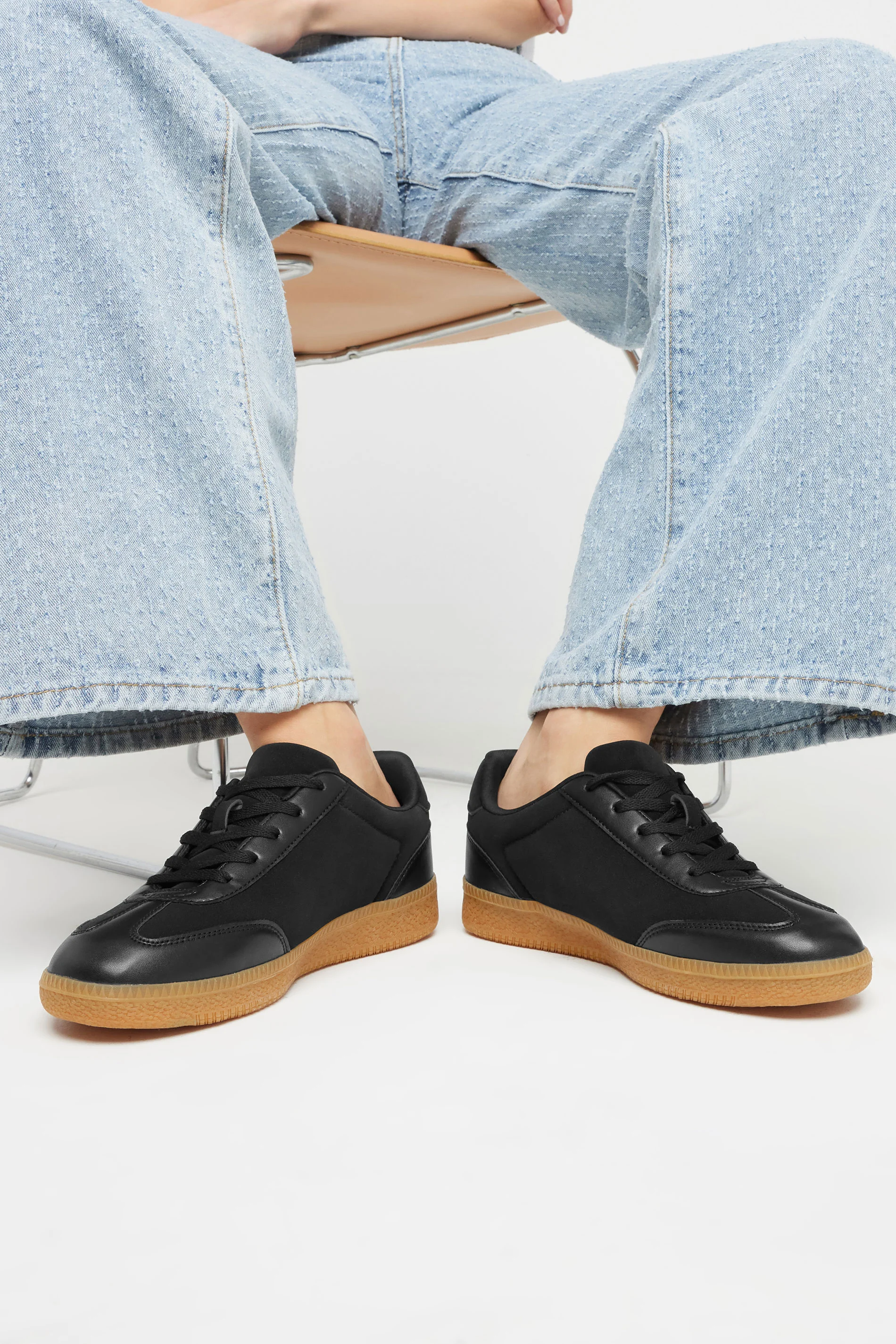 LTS LTS Black Retro Gum Sole Trainer In Standard Fit