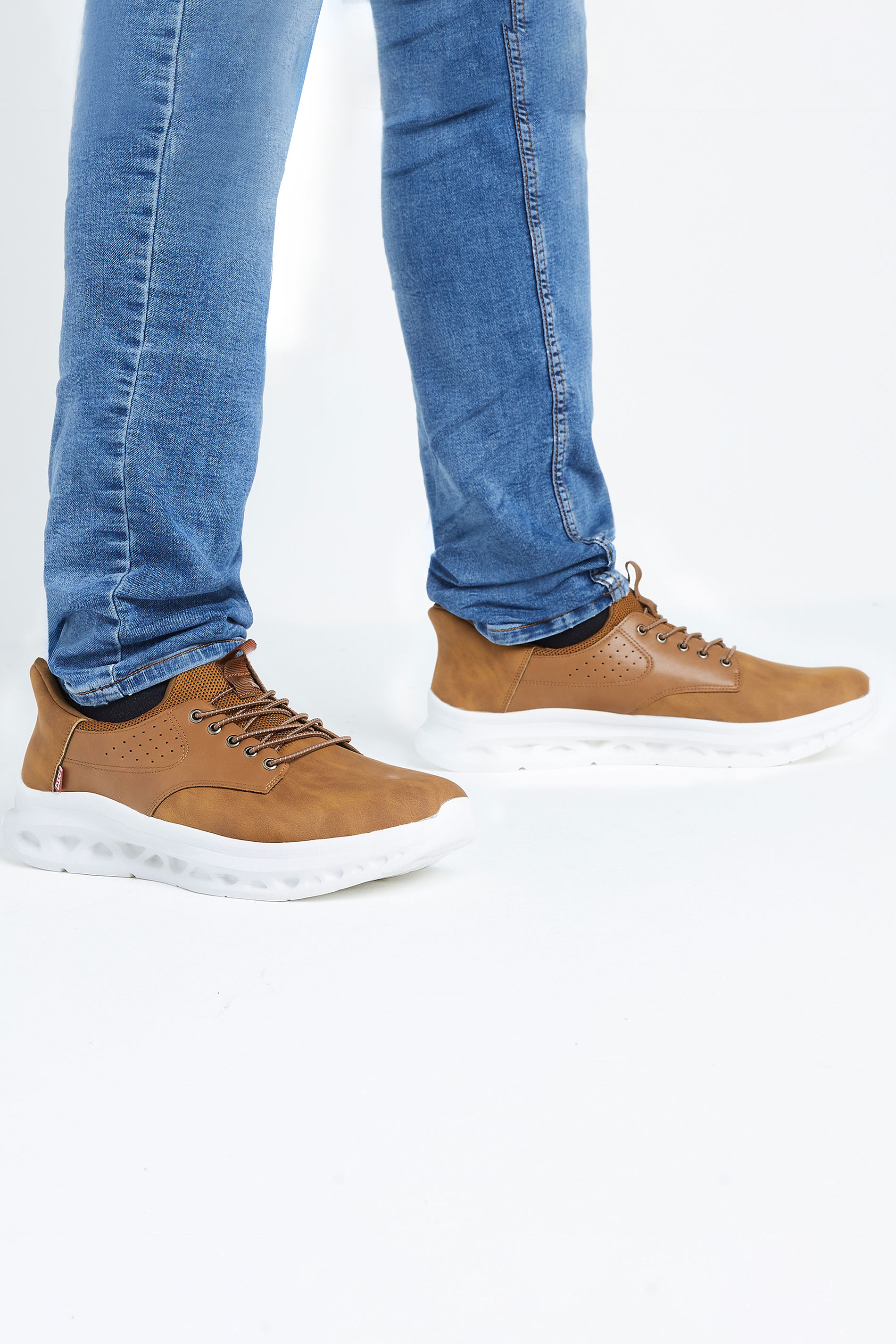 D555 D555 Tan Hands Free Shoes With Faux Suede Top & Laces