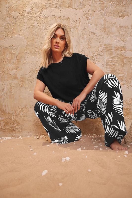 Yours YOURS Curve Black & White Palm Print Crinkle Wide Leg Trousers