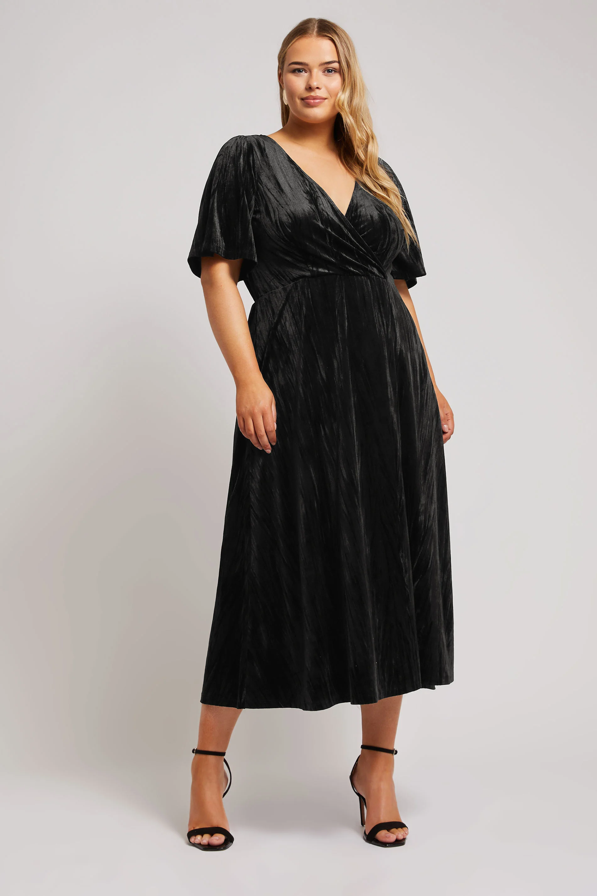 Yours London YOURS LONDON Curve Black Crushed Velvet Wrap Dress