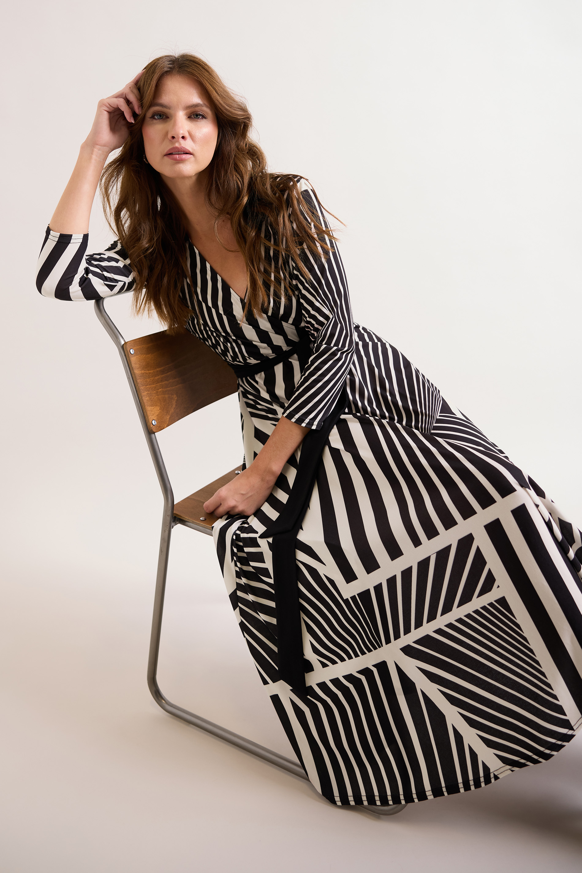 M&Co Womens M&Co Black & White Abstract Print Midi Wrap Dress
