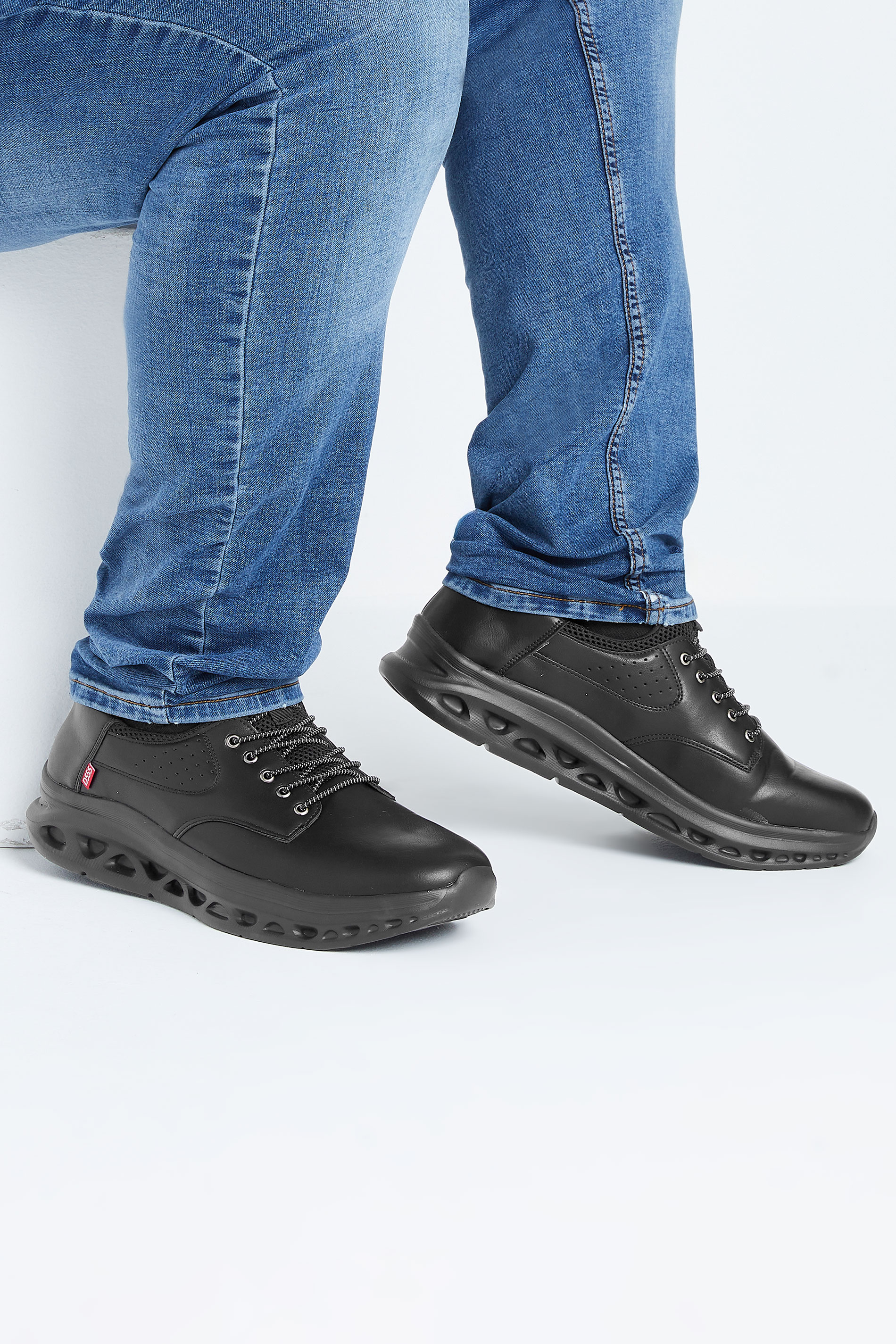 D555 D555 Black Hands Free Shoes With Faux Suede Top & Laces