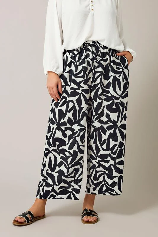 Evans EVANS Curve White & Black Geometric Print Wide Leg Trousers