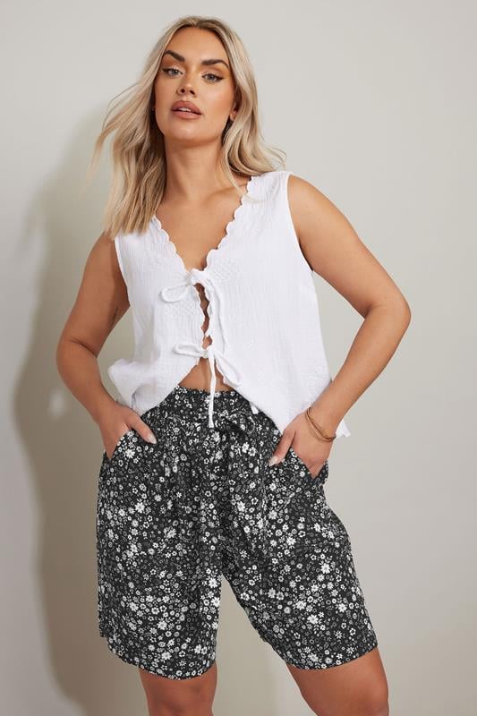 Yours YOURS Curve Black Ditsy Floral Print Shorts