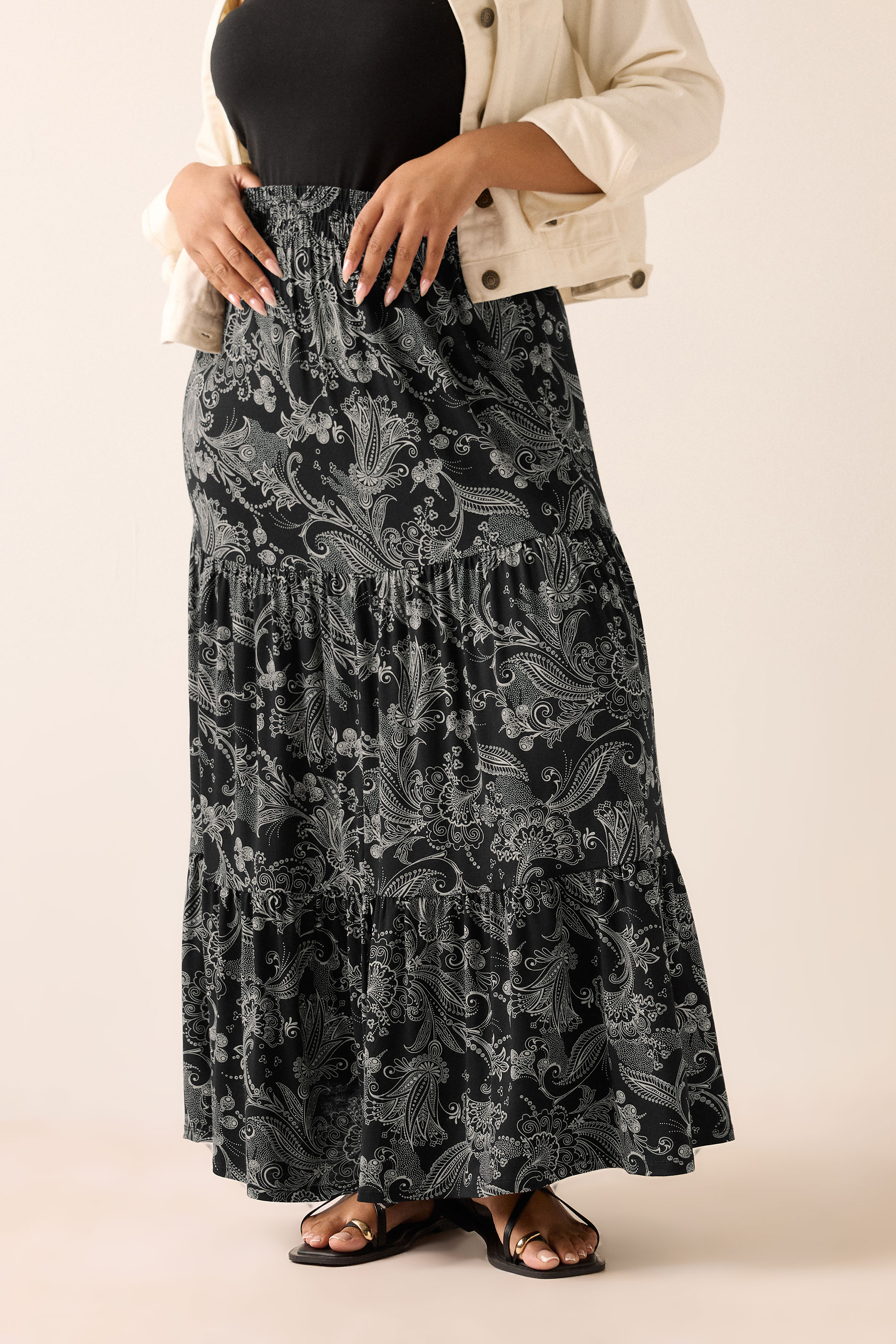 Yours YOURS Curve Black Paisley Tiered Maxi Skirt