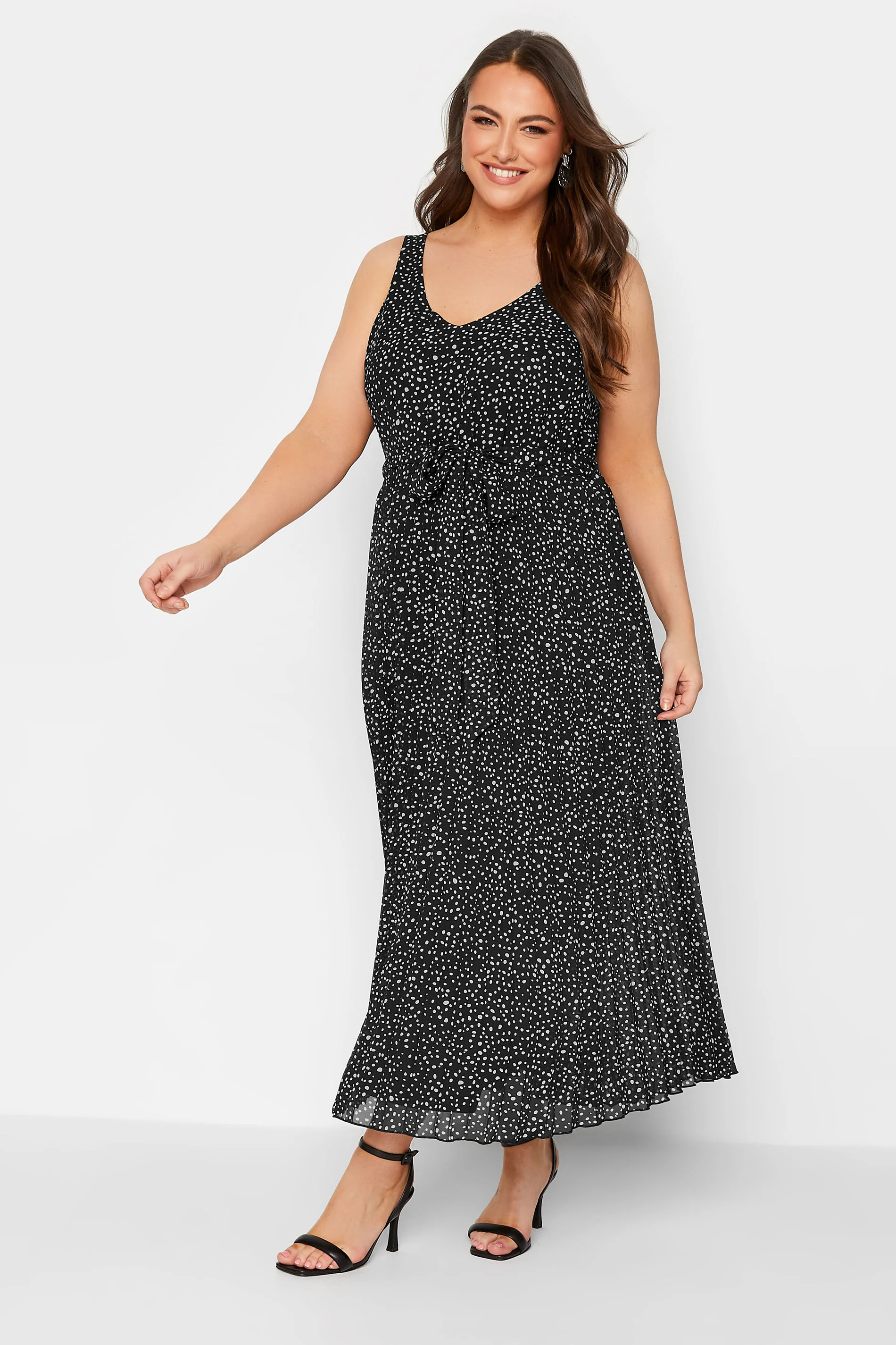 Yours London YOURS LONDON Curve Black Spot Print Pleated Maxi Dress