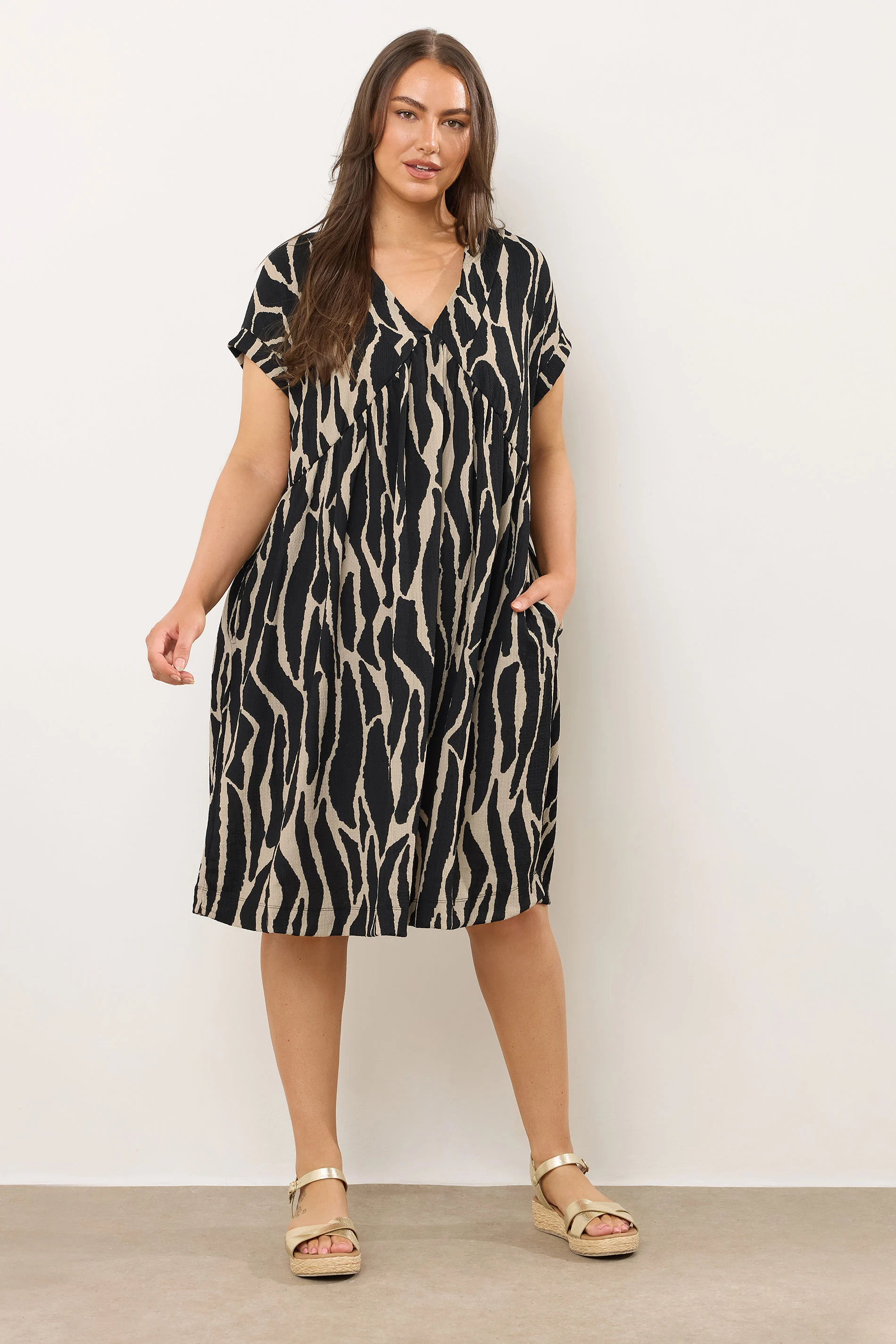 Evans EVANS Curve Black Abstract Print Jersey Crepe Dress