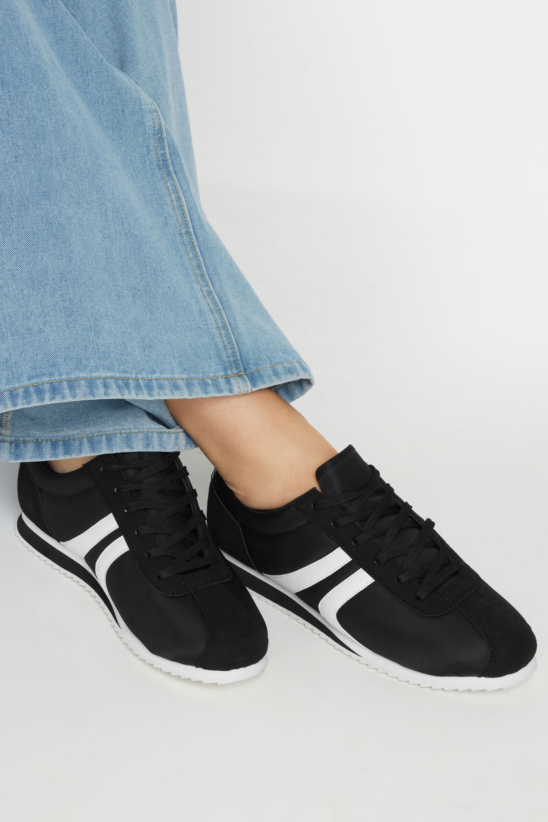 LTS LTS Black Runner Contrast Stripe Trainers In Standard Fit