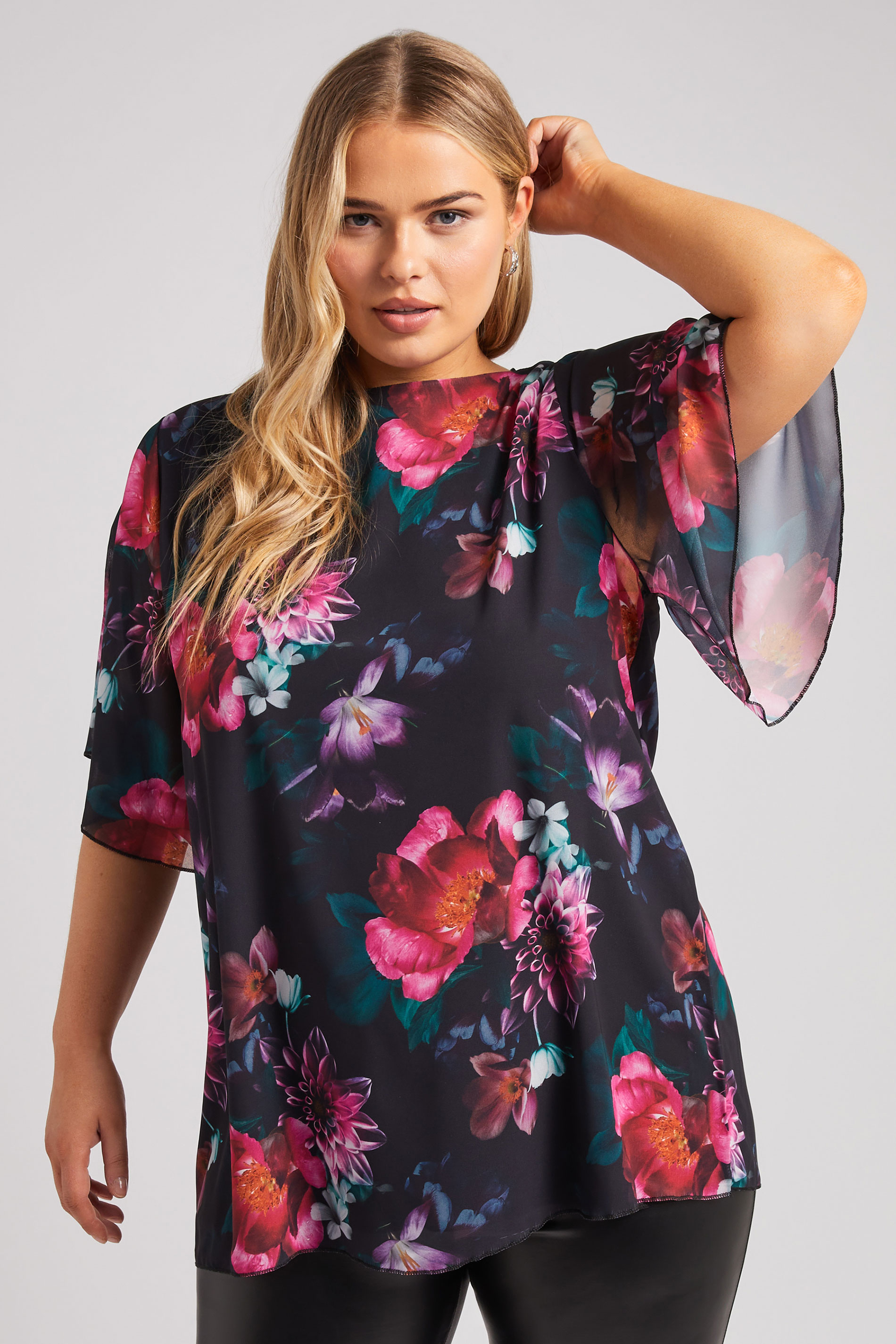 Yours London YOURS LONDON Curve Black Floral Print Flutter Sleeve Blouse
