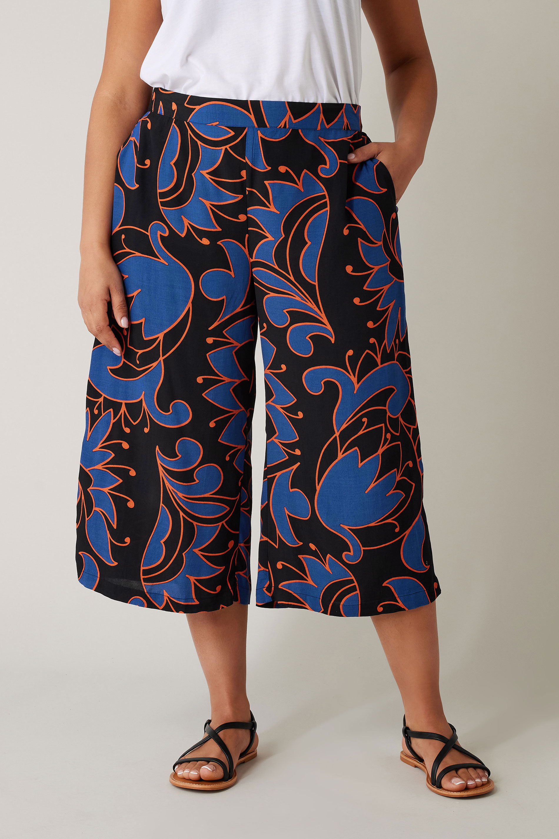 Evans EVANS Curve Black Abstract Print Crepe Wide Leg Trousers