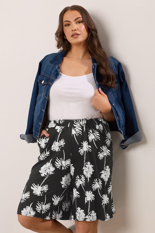 Yours YOURS Curve Black & White Palm Tree Shorts