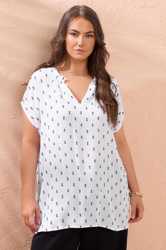 Evans EVANS Curve White Frill Neck Dobby Blouse