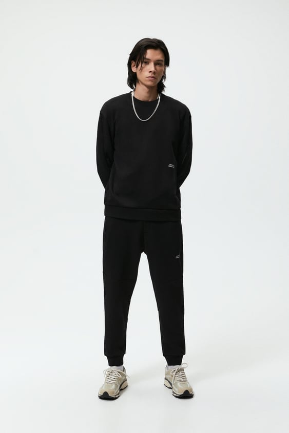 BASIC ZIP SWEATSHIRT