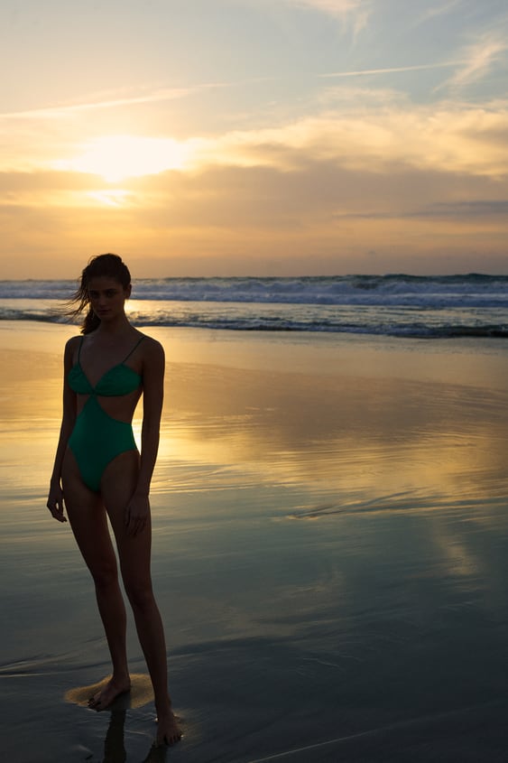 CUT OUT TRIKINI SWIMSUIT