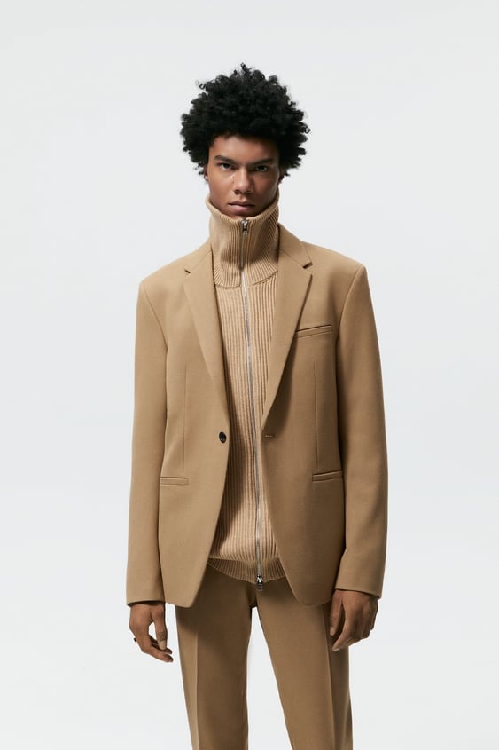 TEXTURED SUIT JACKET