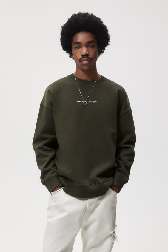 CONTRASTING TEXT SWEATSHIRT