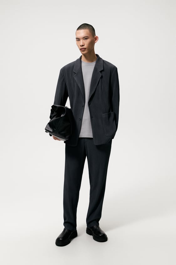 PLEATED BLAZER