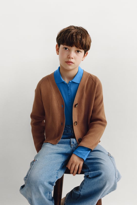 RIBBED KNIT SWEATER
