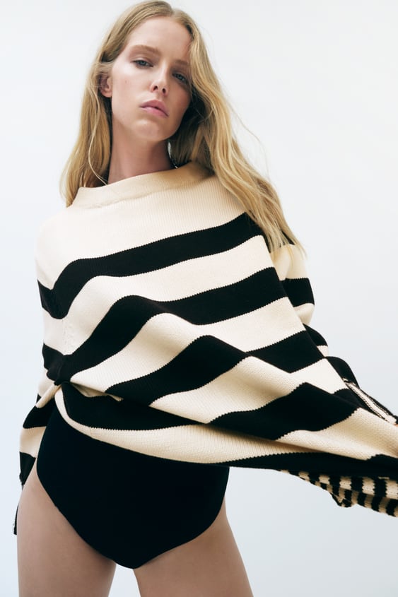 OVERSIZED KNIT SWEATER