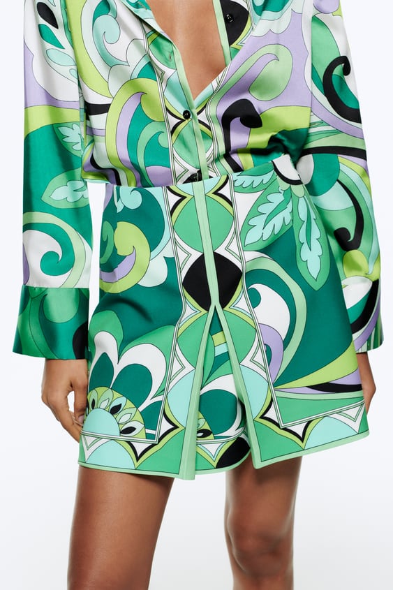 SHORT PRINTED SKIRT