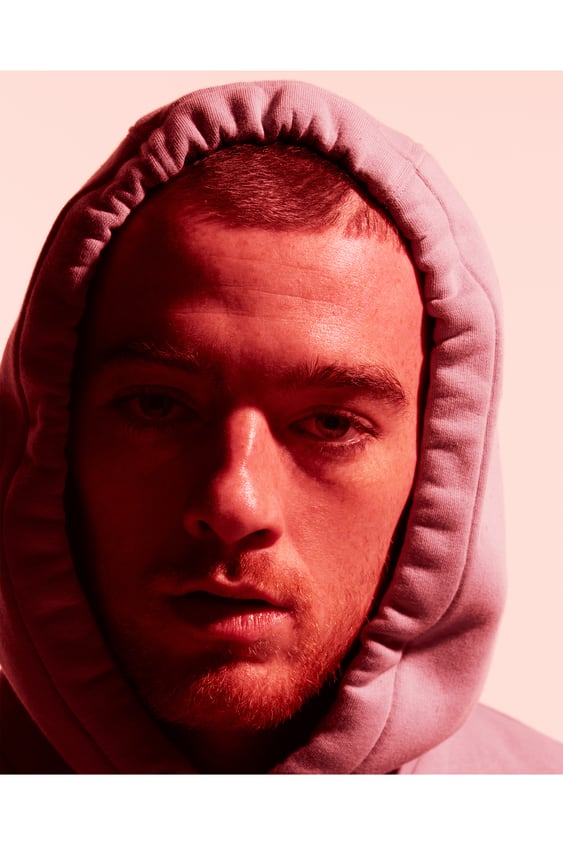 BASIC HOODIE SWEATSHIRT