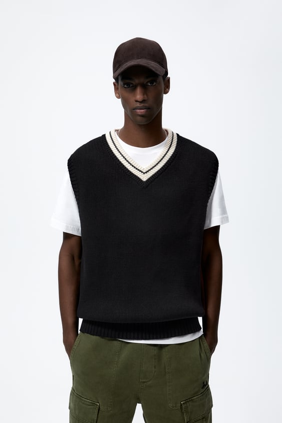 CONTRAST KNIT VEST