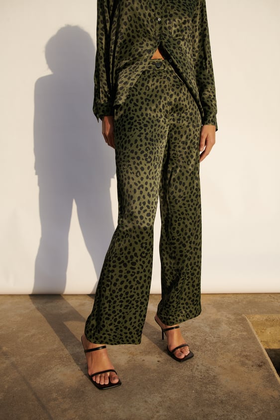 FLUID ANIMAL PRINT PANTS