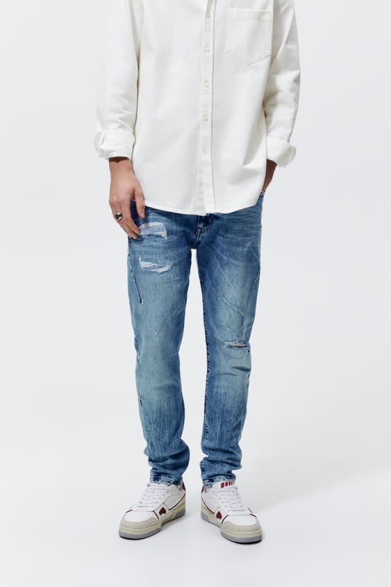 RIPPED SKINNY JEANS