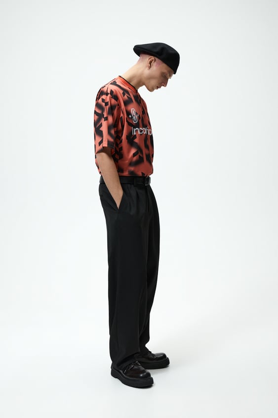 GEOMETRIC PRINT TECHNICAL T-SHIRT