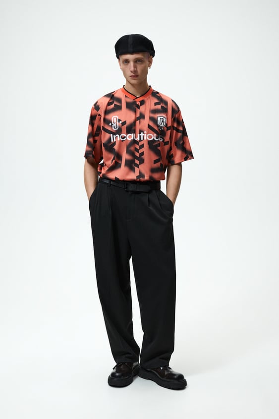 GEOMETRIC PRINT TECHNICAL T-SHIRT