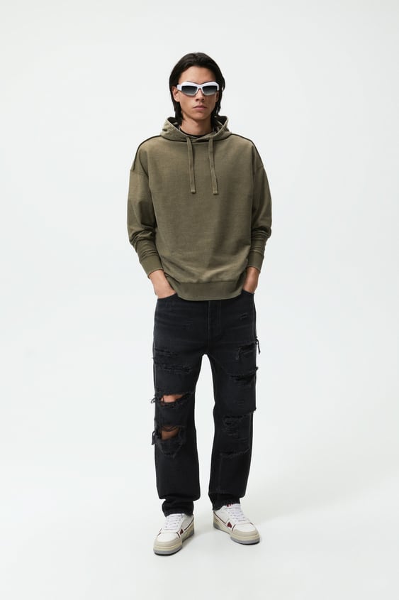 HOODED KNIT SWEATSHIRT
