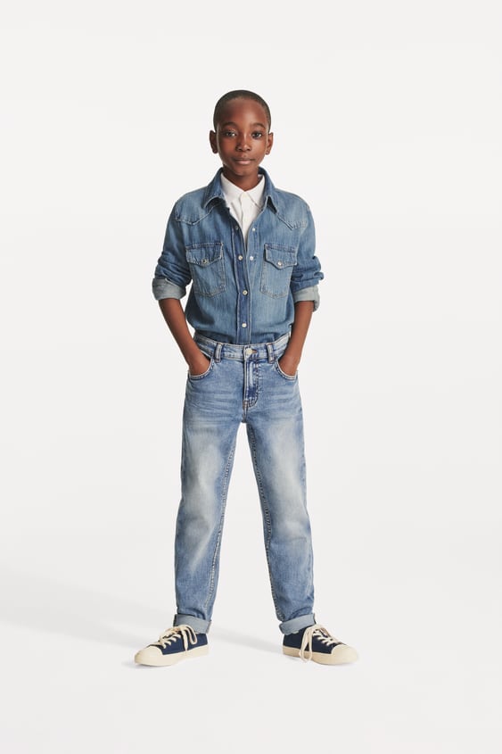 STRAIGHT FIT JEANS