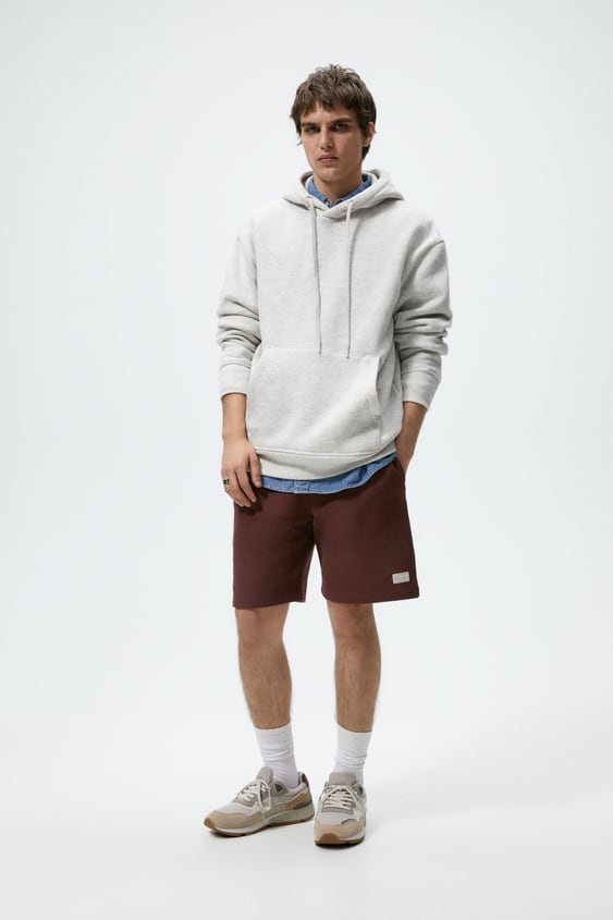 TEXTURED JOGGER SHORTS