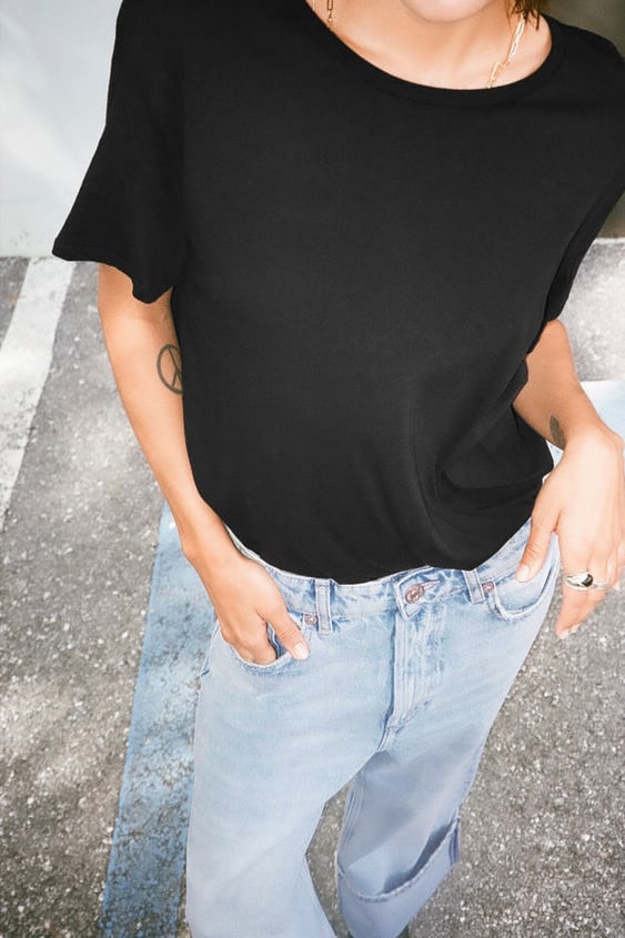 BASIC T-SHIRT