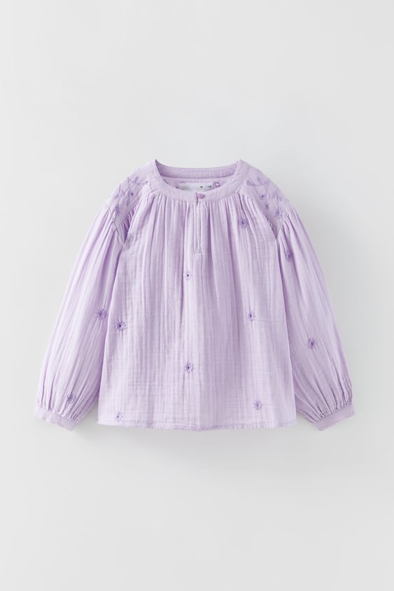 TEXTURED EMBROIDERED OVERSIZED BLOUSE