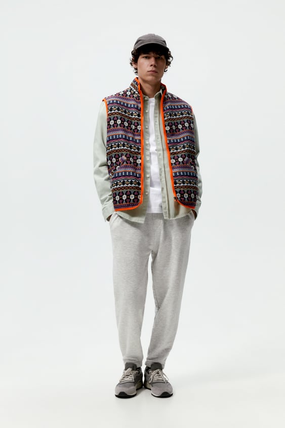 GEOMETRIC JACQUARD VEST