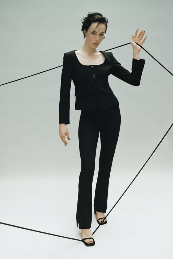 FITTED ROUND NECK BLAZER