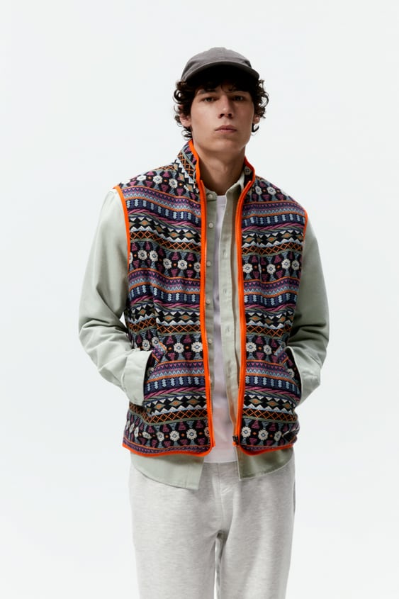 GEOMETRIC JACQUARD VEST