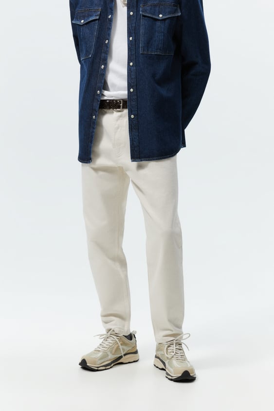 TAPERED FIT JEANS